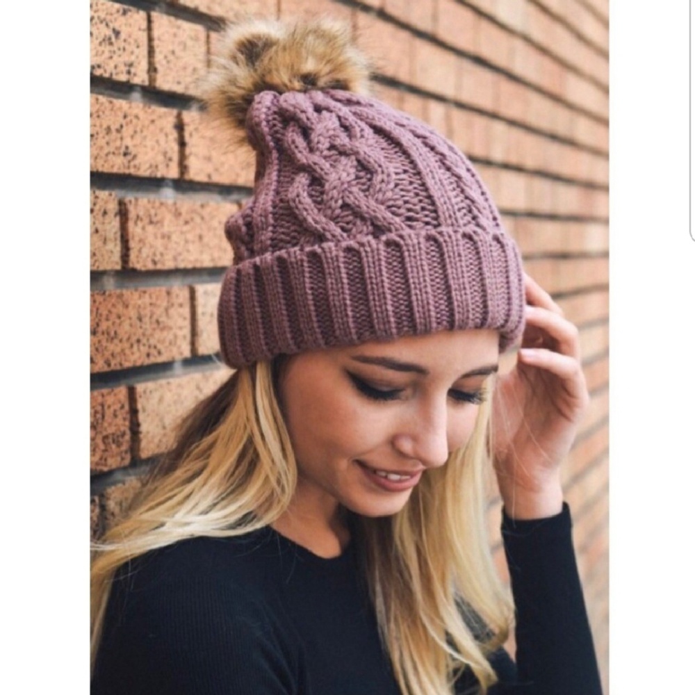 DELETING TODAY!!! Cable Knit Fur Pom Beanie Hat